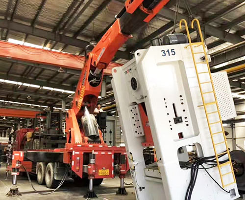 南桥镇附近随车吊出租，轻松解决运输难题